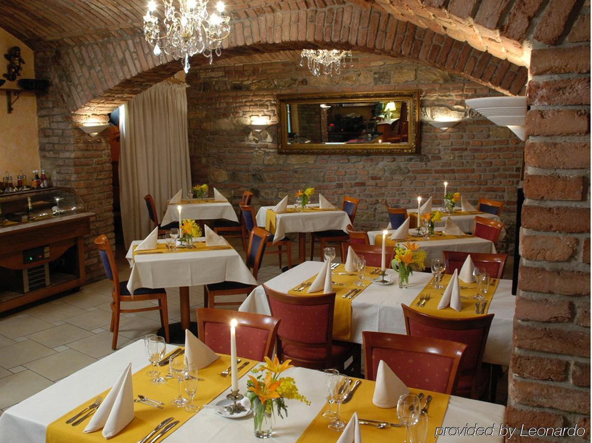 hotel yel Praga Restaurante foto
