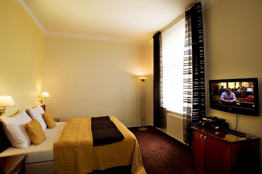 hotel yel Praga Exterior foto