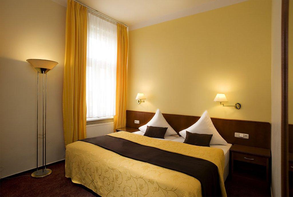 hotel yel Praga Habitación foto
