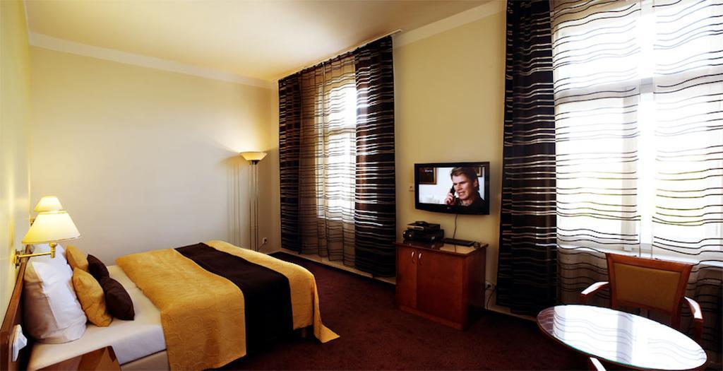 hotel yel Praga Exterior foto