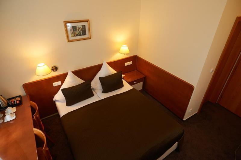 hotel yel Praga Exterior foto