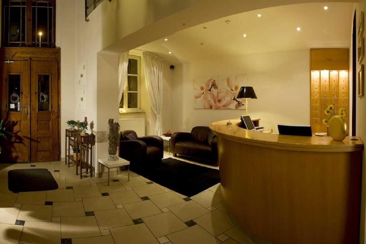 hotel yel Praga Exterior foto