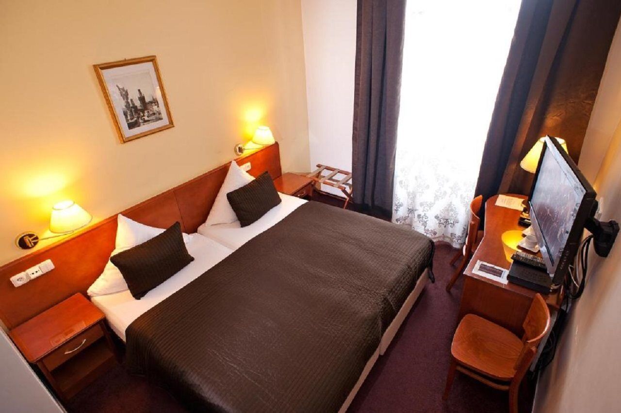 hotel yel Praga Exterior foto